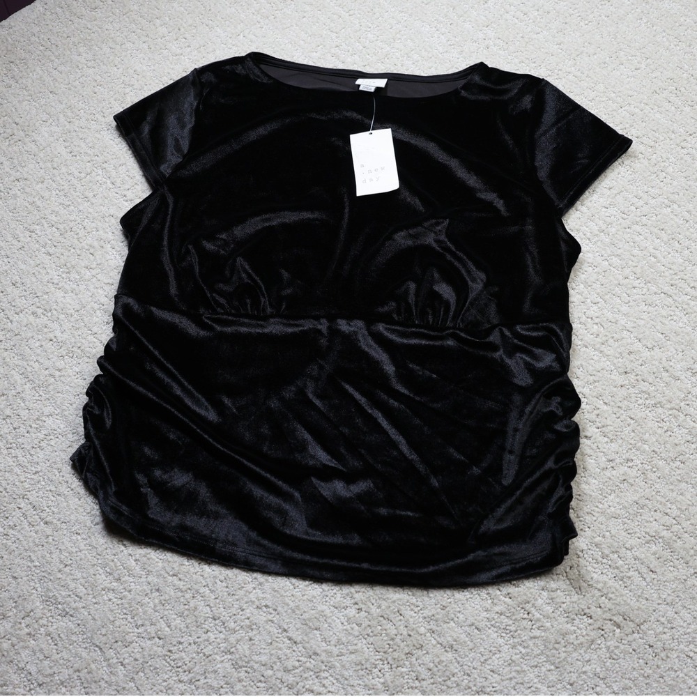 A New Day Women XL Black Velvet Ruched Short Sleeve Top NWT BZ-051